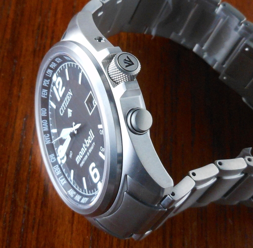 CB0171-89E/シチズンとモンベルのコラボレーション限定発売腕時計の側面拡大画像