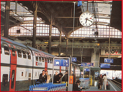 スイス駅舎のモンディーンクロック画像
