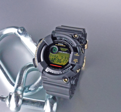 【35周年記念モデル】 CASIO
G-SHOCK GF-8235D-1BJR 　 樹脂 タフソーラー 腕時計　2018年４月発売　生産終了　限定モデル　FROGMAN　フロッグマン　ブラック×ゴールド　シンプル　カジュアル　メンズ　松山久万ノ台店